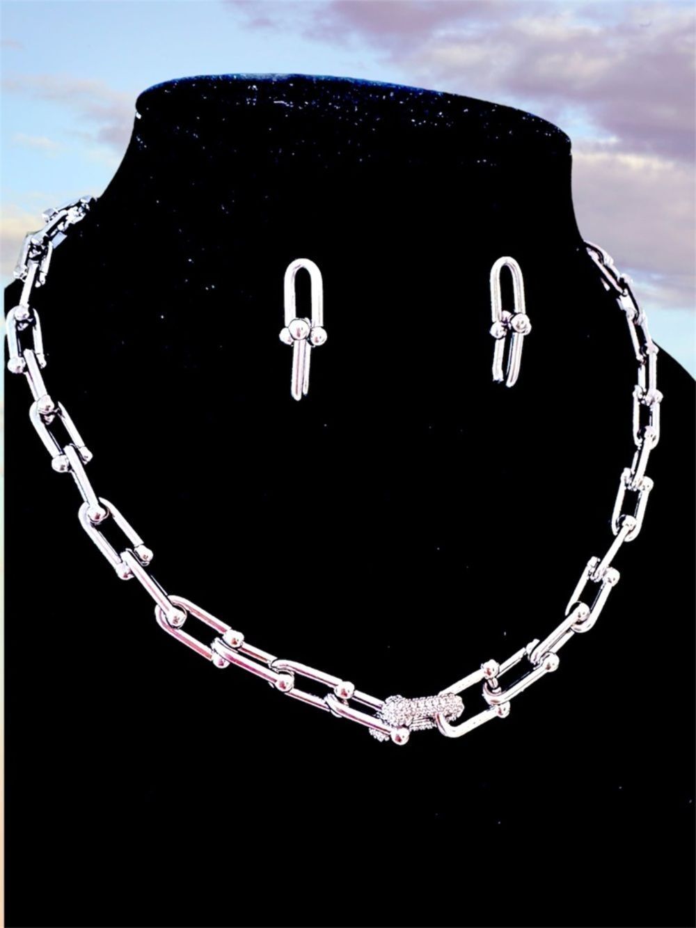 Silver Chain Bold U Link Necklace and Drop Earrings Set